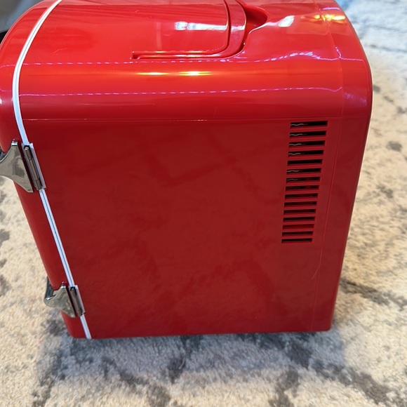 Fridgidare mini fridge - Picture 4 of 7